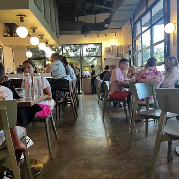Pigzza - Indoor seating - Pizza Near Me - Orlando, Florida