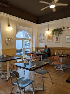 Mira Mira Diner by null