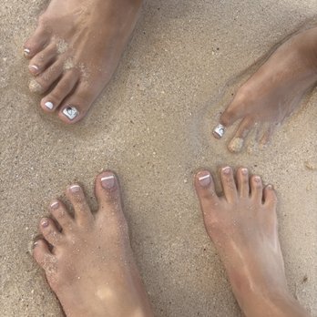 Tami-A Nails Salon - Jen on bottom, Yen on top - Nail Salons Near Me - Honolulu, Hawaii