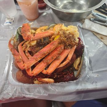 Black Bayou - crawfish, shrimp, snow crab, potatoes, mussels, corn, sausage - Vietnamese Near Me - Baytown, Texas Black Bayou - crawfish, shrimp, snow crab, potatoes, mussels, corn, sausage - Vietnamese Near Me - Baytown, Texas