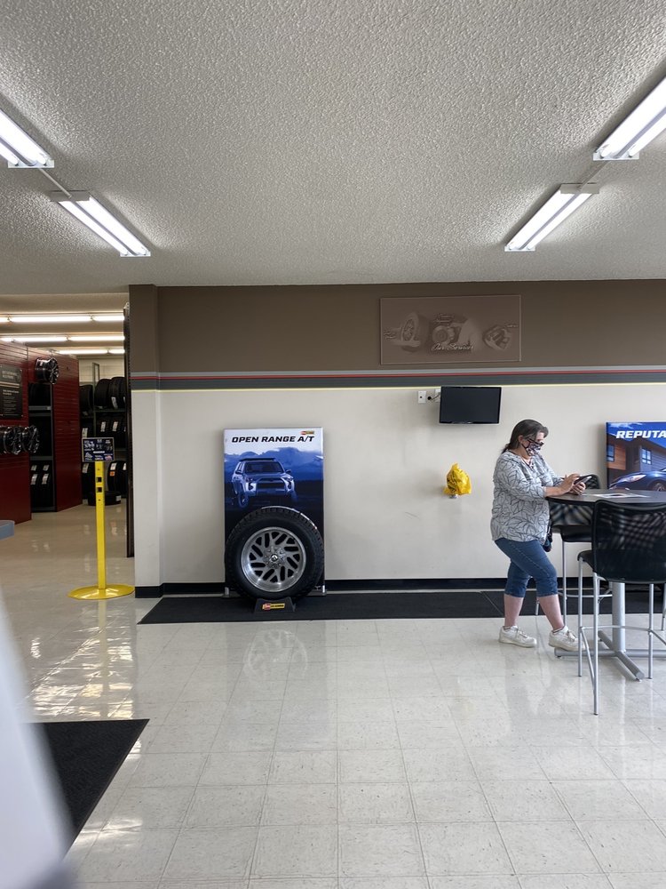 LES SCHWAB TIRE CENTER Updated October 2024 23 Reviews 2002 S 1st St, Yakima, Washington