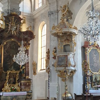 Stadtpfarrkirche Mariä Himmelfahrt - Nebenaltare und Kanzel - Religious Organizations Near Me - Berching, BY