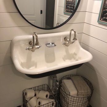 Vic's Plumbing Supply Co - Kitchen & Bath Near Me - Ventura, California