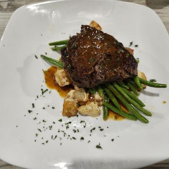 Captain Al's Steak and Seafood - Filet with green beans - Seafood Near Me - Gulfport, Mississippi Captain Al's Steak and Seafood - Filet with green beans - Seafood Near Me - Gulfport, Mississippi