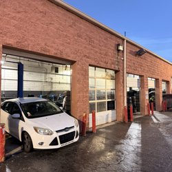 24 Hour Tire Shop - This car actually belongs to one of the employees they usually set up vehicles to make it look as if they are busy or working