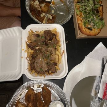 Twisted Oak Tavern - Pork belly bites, Triple Mushroom Flatbread, tavern Twisted Fries, tandoori Chicken Wings, ALL WERE GOOD! - American Near Me - Camarillo, California