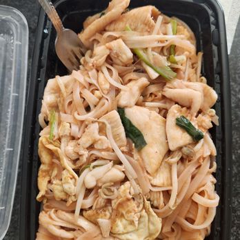 Yummy Noodles - pad Thai with chicken - Noodles Near Me - Maricopa, Arizona Yummy Noodles - pad Thai with chicken - Noodles Near Me - Maricopa, Arizona