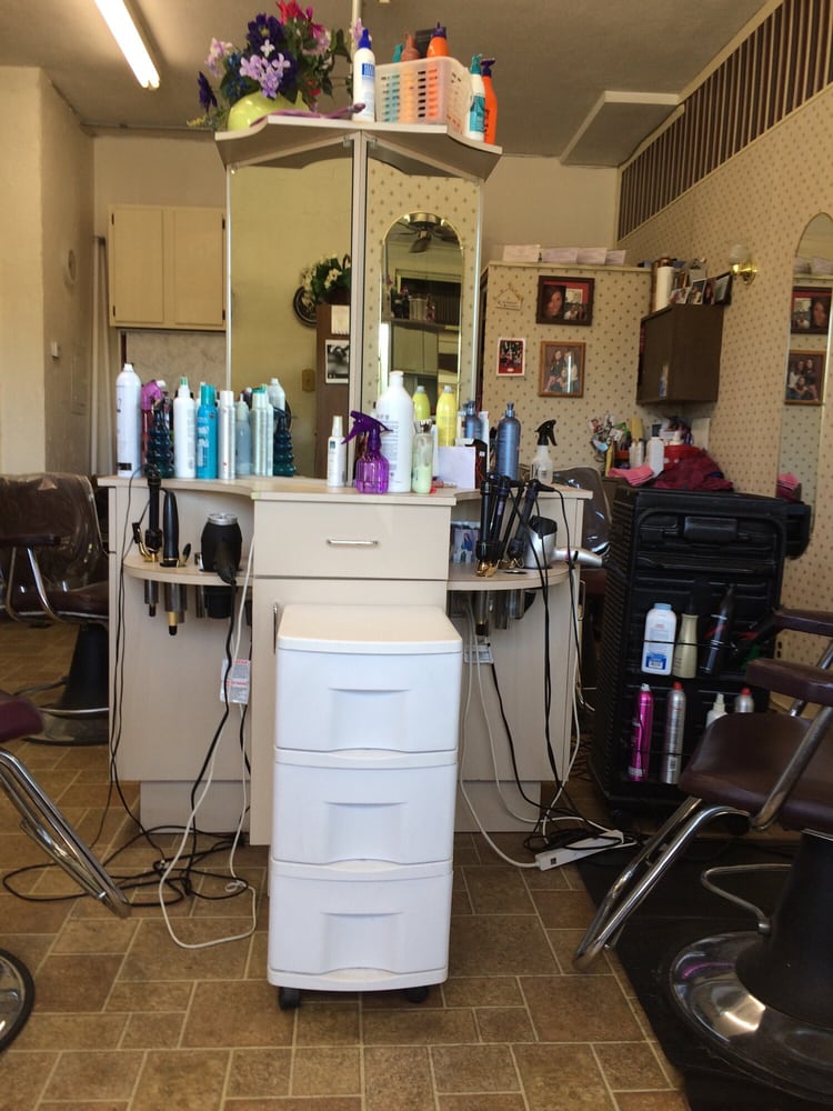 Pamela's Styling Services Logo