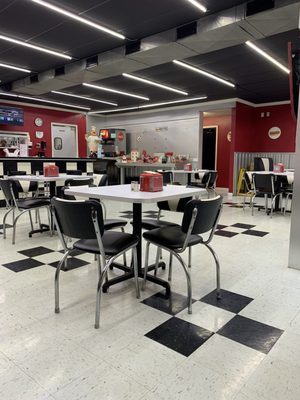 Miss Betty’s Diner and Pizzeria by null