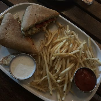 Poco Fiasco - Chicken pesto sandwich - Pizza Near Me - Dallas, Texas Poco Fiasco - Chicken pesto sandwich - Pizza Near Me - Dallas, Texas