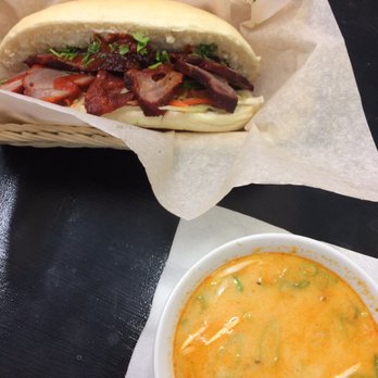 Mr. Banh Mi - Bahn mi and tohm kha - Vietnamese Near Me - Praha 2 - Vinohrady, Puerto Rico