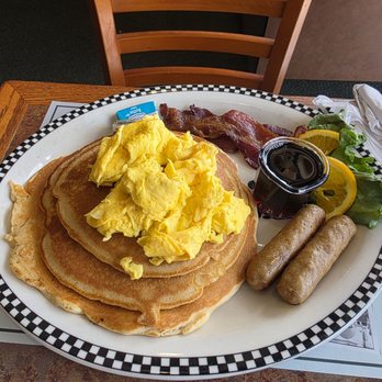 Black Bear Diner Colton - Diners Near Me - Colton, California