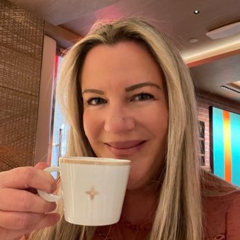 Le Café Louis Vuitton - Cafes Near Me - New York, New York Le Café Louis Vuitton - Cafes Near Me - New York, New York