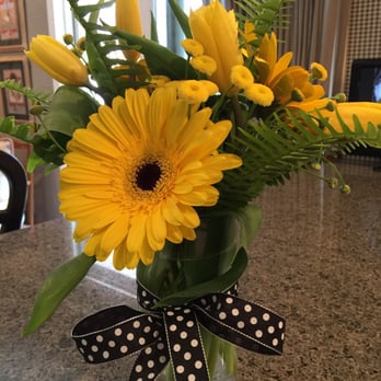Nest - A bouquet I ordered for Mother's Day for my stepmom! She loves it! Turned out great. - Florists Near Me - Springfield, Missouri