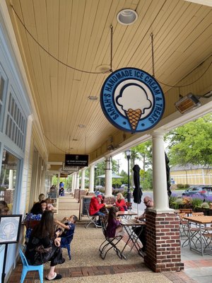 Sarah's Handmade Ice Cream River Road by null