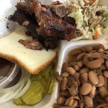 Fields Store Pit BBQ - 1 meat plate(pork ribs, coleslaw & pinto beans) 10.30.22 - Barbeque Near Me - Waller, Texas