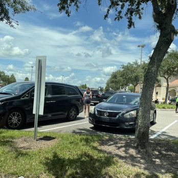 Publix - Pickup area not being used correctly - Grocery Near Me - Wesley Chapel, Florida