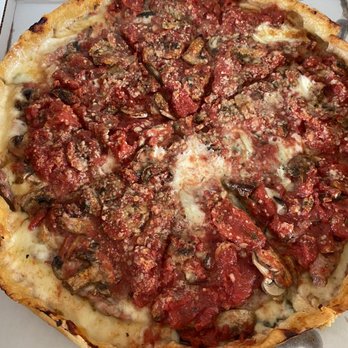 Lou Malnati's Pizzeria - Deep Dish Cheese Pizza with Sausage, Mushrooms, and Spinach Mix - Pizza Near Me - Wilmette, Illinois