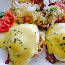 Mountain Burger House - Eggs Benedict.