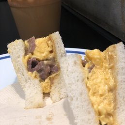 沙嗲牛肉蛋治
