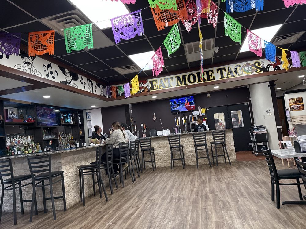 Los Compadres Taqueria & Marisqueria