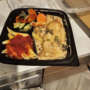 O' Sole Mio Restaurant - Chicken "Marsala" aka overcooked and cold cafeteria food. Avoid this place if you care about quality or your health. - Pizza Near Me - Millbrae, California