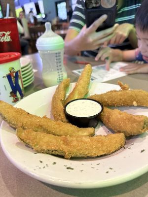 Pluckers Wing Bar by null