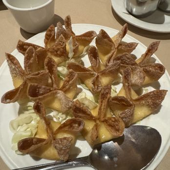 Chins Gourmet - Crispy Cream Cheese Wontons appetizer - Chinese Near Me - El Cajon, California Chins Gourmet - Crispy Cream Cheese Wontons appetizer - Chinese Near Me - El Cajon, California