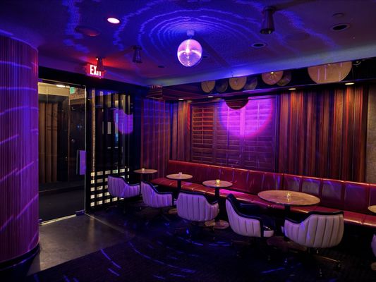 Lily’s Bar by null