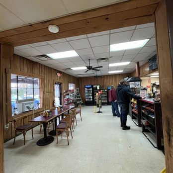 Briar Hill Market - Avon - Inside - American Near Me - Paris, Kentucky
