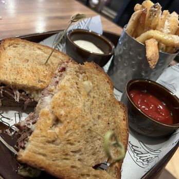 Ramsay's Kitchen - Idiot Sandwich - New American Near Me - Naperville, Illinois Ramsay's Kitchen - Idiot Sandwich - New American Near Me - Naperville, Illinois