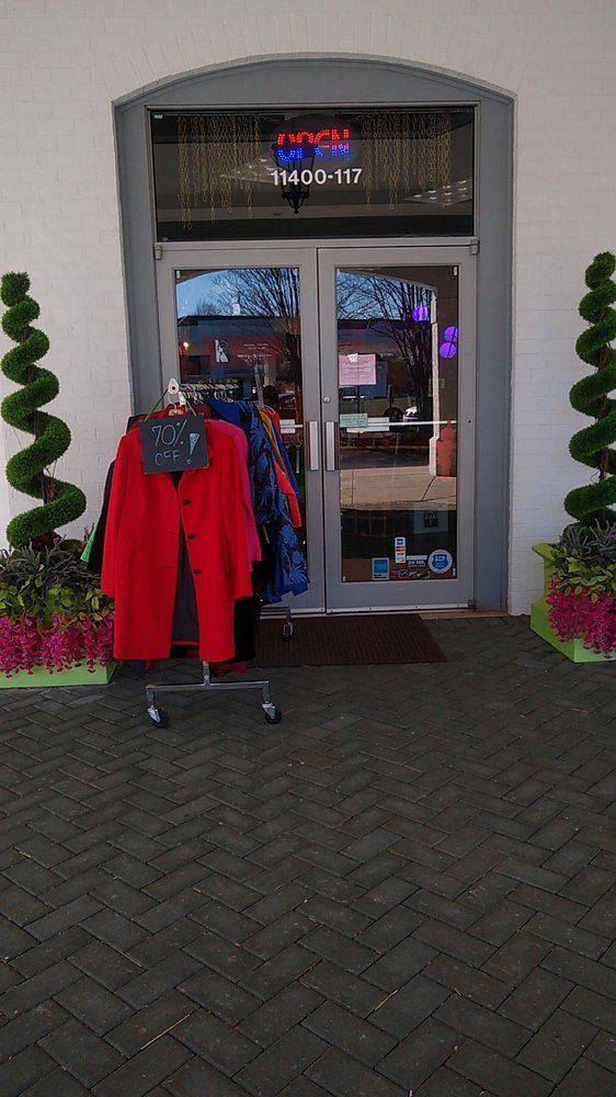 MONTAGE BOUTIQUE 11400 W Huguenot Rd, Midlothian, Virginia Used