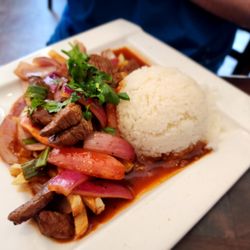 El Aji Peruvian Restaurant - Lomo saltado