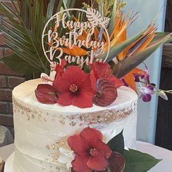 Vegan Vanilla Cake Pineapple filling Coconut Buttercream