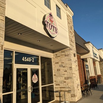 Tots Ice Cream - Storefront - Ice Cream & Frozen Yogurt Near Me - Penn Laird, Virginia