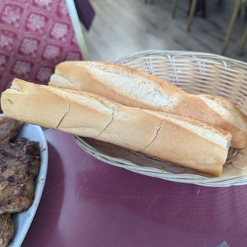 Mai Lan Fine Vietnamese Cuisine - Bread accompaniment - Vietnamese Near Me - Honolulu, Hawaii