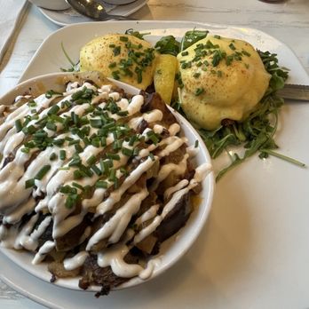 SYRUP - St Charles - Crabby Cake Benedict with Loaded Seasoned Potatoes - Breakfast & Brunch Near Me - St. Charles, Illinois SYRUP - St Charles - Crabby Cake Benedict with Loaded Seasoned Potatoes - Breakfast & Brunch Near Me - St. Charles, Illinois