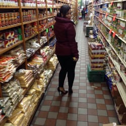 Late night grocery shopping with the bae.