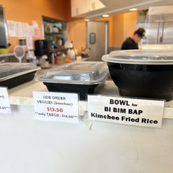 Gina's Kapolei - Containers for side orders