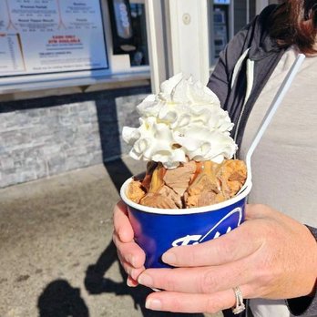 Fielder's Choice Ice Cream - Ice Cream & Frozen Yogurt Near Me - Manchester, Maine Fielder's Choice Ice Cream - Ice Cream & Frozen Yogurt Near Me - Manchester, Maine