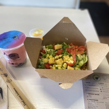 Taichi Bubble Tea - Strawberry Milk Tea, Sushi/Salad Barfully customizable - Bubble Tea Near Me - Victor, New York