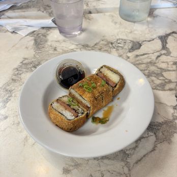 Da Kitchen Maui - Fried Spam Musubi - Hawaiian Near Me - Kihei, Hawaii Da Kitchen Maui - Fried Spam Musubi - Hawaiian Near Me - Kihei, Hawaii