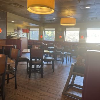 Denny's - Dining Area - American Near Me - Henderson, North Carolina