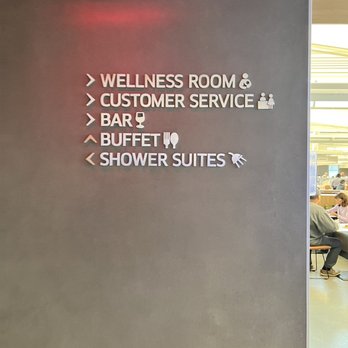 United Club - Airport Lounges Near Me - Newark, New Jersey