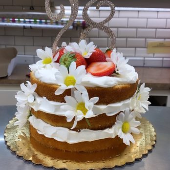 Dortoni Bakery - Naked cake - Bakeries Near Me - Levittown, New York