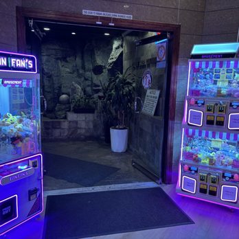 T - Kebob T 串 - Entrance with claw machine - Barbeque Near Me - Garden Grove, California
