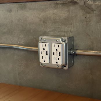 Mad Lab Coffee Roasters - Charging ports for the tables!! - Coffee & Tea Near Me - Los Angeles, California Mad Lab Coffee Roasters - Charging ports for the tables!! - Coffee & Tea Near Me - Los Angeles, California