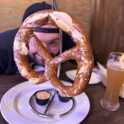James Joyce - Jumbo Pretzel