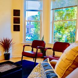 HelpHost - Chicago Airbnb Management