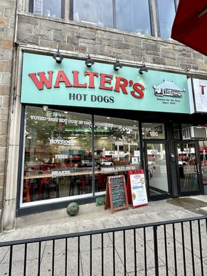 Walter's Hot Dogs by null